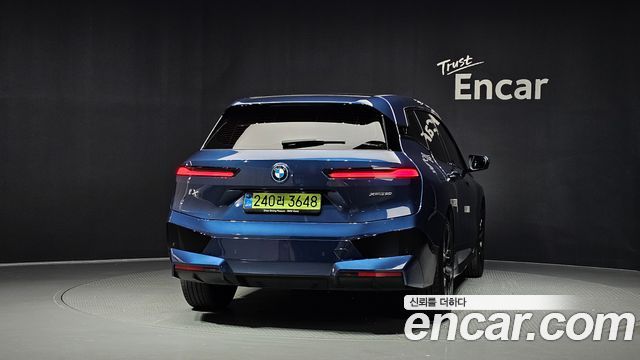 BMW iX xDrive50 Sports Plus — пробег 137 526 км — фото 4 из 5