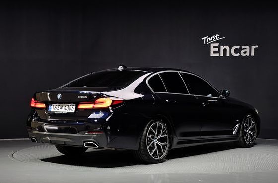 BMW 5-Series 530i M Sport Package — пробег 107 184 км — фото 2 из 5