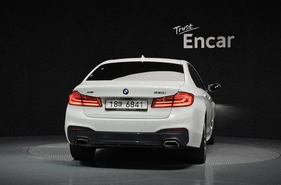BMW 5-Series 530i xDrive M Sport Package Plus — пробег 97 135 км — фото 4 из 5