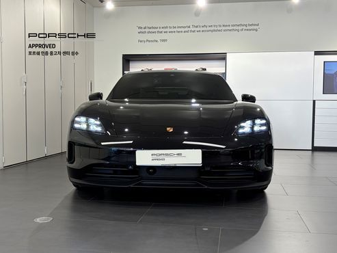 Porsche Taycan Base 4 — пробег 2 411 км — фото 3 из 5