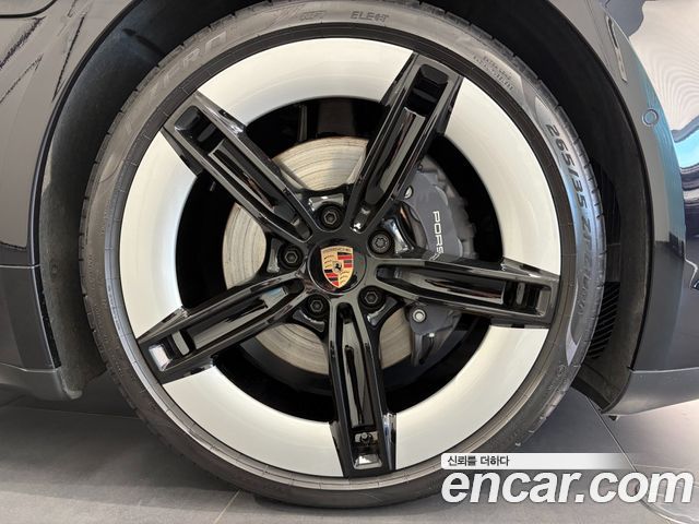 Porsche Taycan Base 4 — пробег 2 411 км — фото 5 из 5