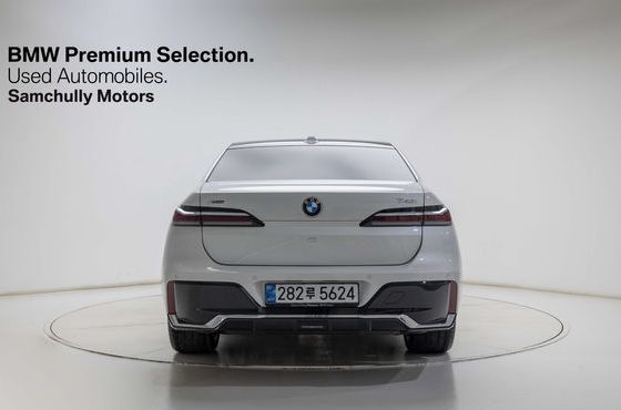 BMW 7-Series 740i xDrive M Sport — пробег 6 382 км — фото 3 из 5