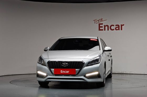 Hyundai Sonata 2.0 HEV Premium — пробег 173 786 км — фото 3 из 5