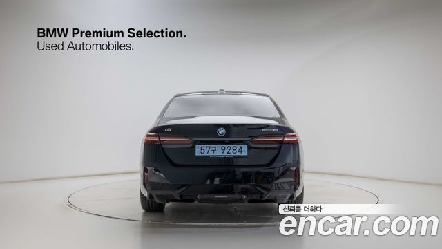 BMW i5 eDrive 40 M Sport — пробег 5 790 км — фото 3 из 5