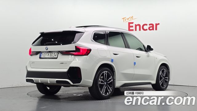 BMW X1 xDrive 20i M Sport — пробег 11 823 км — фото 2 из 5