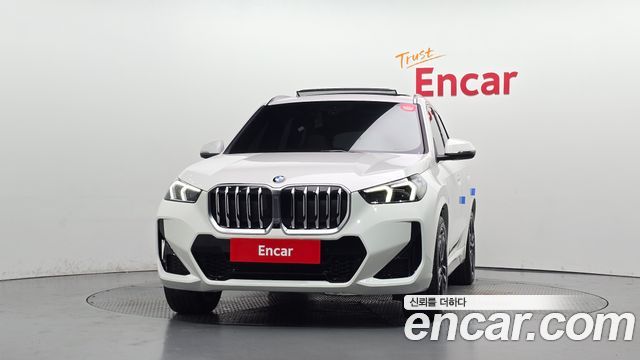 BMW X1 xDrive 20i M Sport — пробег 11 823 км — фото 3 из 5