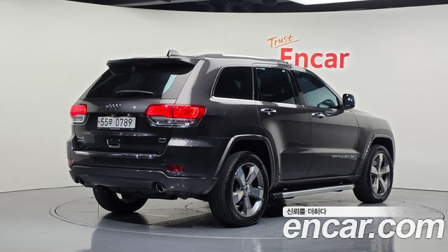 Jeep Cherokee 3.0 Diesel Overland WK2 — пробег 108 368 км — фото 2 из 5