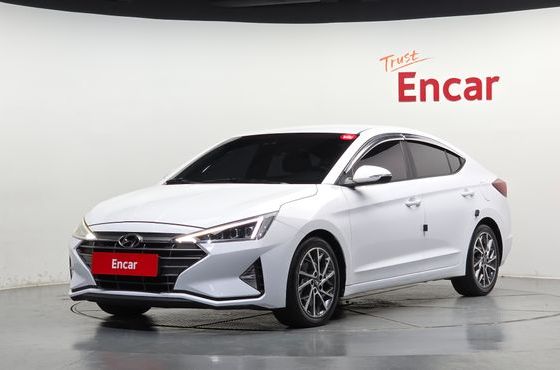 Hyundai AVANTE 1.6 Smart — пробег 71 513 км — фото 1 из 5