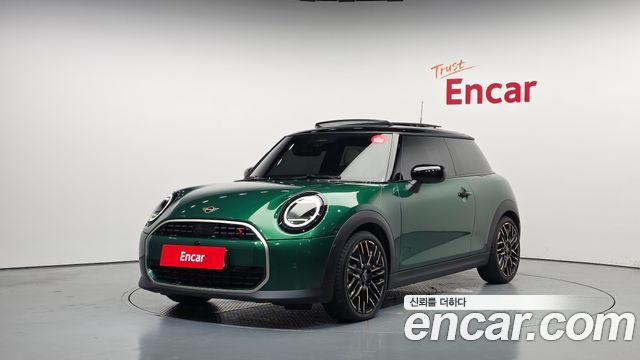 Mini Cooper Favoured — пробег 4 756 км — фото 1 из 5