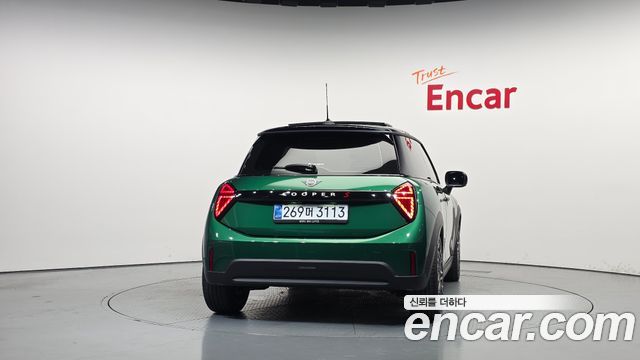 Mini Cooper Favoured — пробег 4 756 км — фото 4 из 5