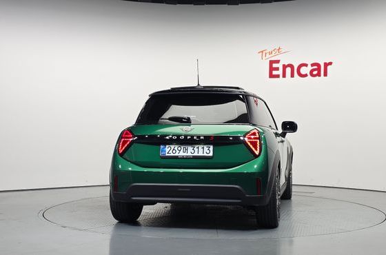 Mini Cooper Favoured — пробег 4 756 км — фото 4 из 5