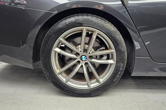 BMW 5-Series 520d M Sport Package Plus — пробег 111 358 км — фото 5 из 5