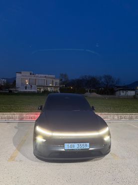 Tesla Model Y Premium RWD — пробег 12 800 км — фото 1 из 5