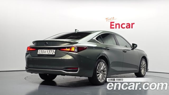 Lexus ES Executive — пробег 84 759 км — фото 2 из 5