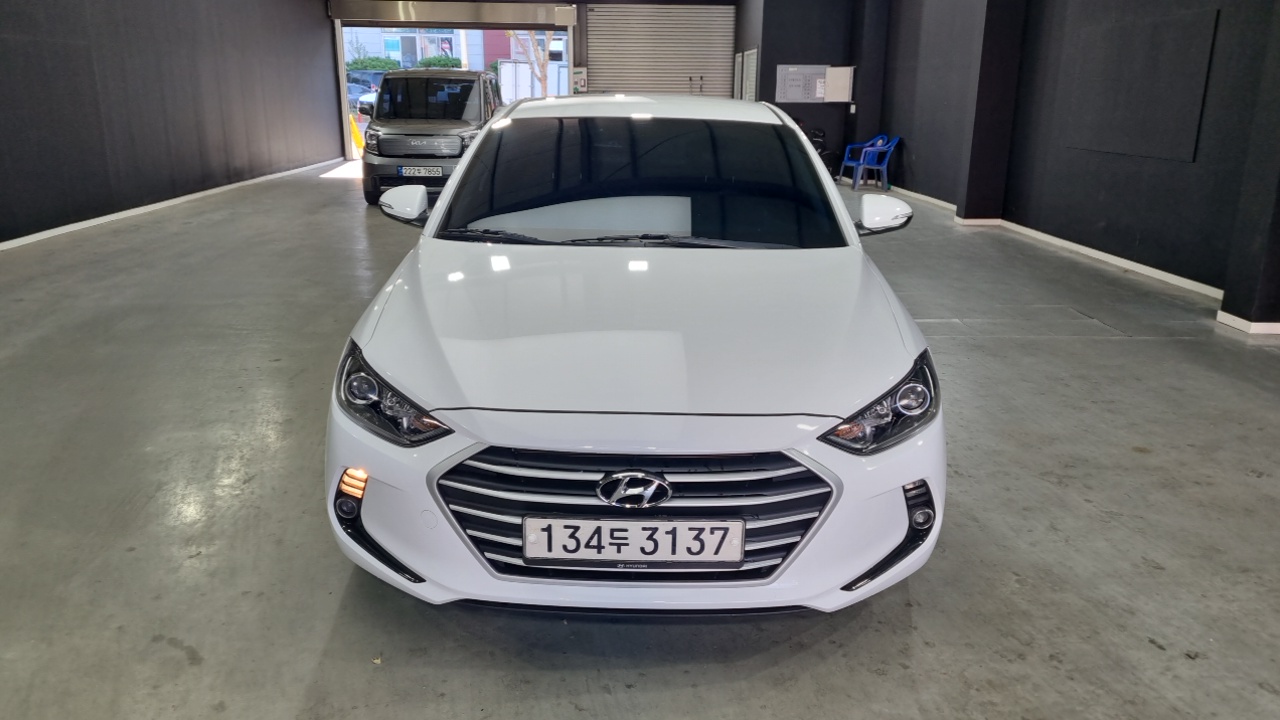 Hyundai AVANTE из Кореи Encar