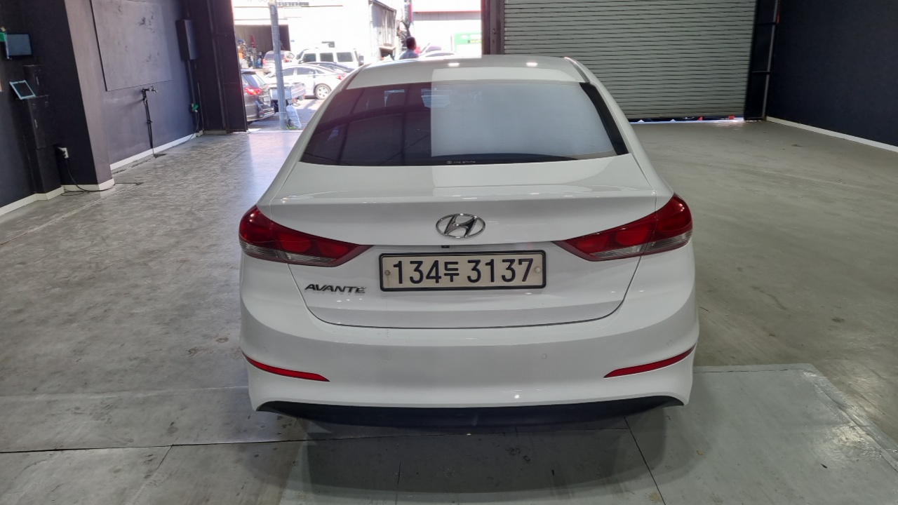 Hyundai AVANTE из Кореи Encar