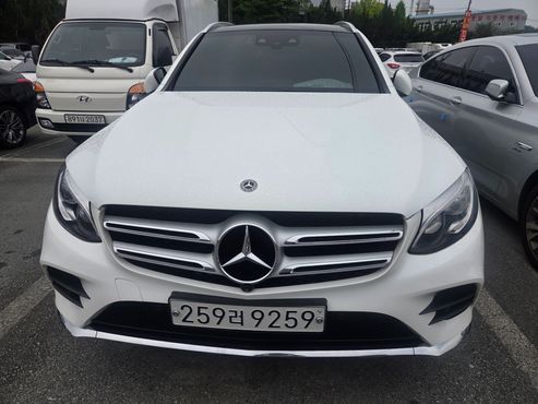 Mercedes-Benz GLC-Class GLC300 4MATIC AMG Line — пробег 43 651 км — фото 1 из 5
