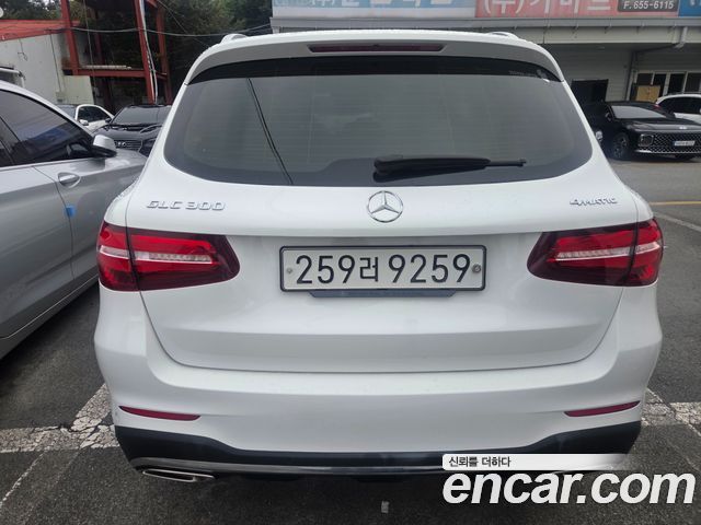 Mercedes-Benz GLC-Class GLC300 4MATIC AMG Line — пробег 43 651 км — фото 3 из 5