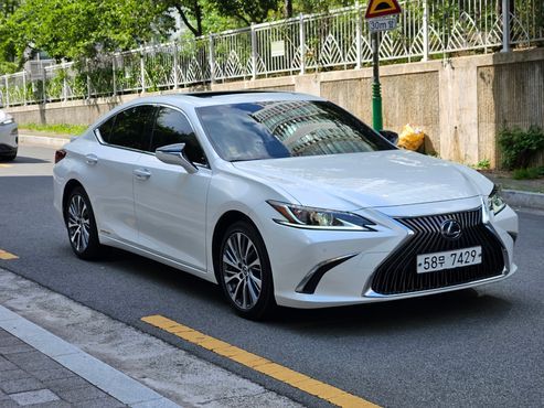 Lexus ES Luxury — пробег 65 372 км — фото 2 из 5