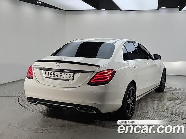 Mercedes-Benz C-Class C220 d Avantgarde — пробег 140 000 км — фото 4 из 5