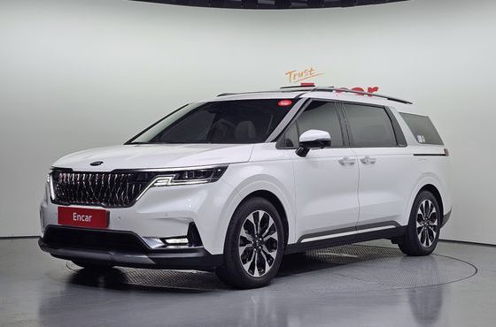 Kia Carnival Diesel 7-Seater Signature — пробег 59 527 км — фото 1 из 5