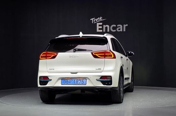 Kia Niro Prestige — пробег 107 511 км — фото 4 из 5