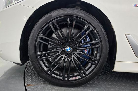 BMW 5-Series 540i xDrive M Sport Plus — пробег 109 499 км — фото 5 из 5