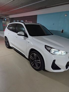 BMW X1 sDrive 20i M Sport — пробег 9 870 км — фото 3 из 5
