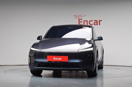 Tesla Model Y Premium RWD — пробег 11 681 км — фото 3 из 5