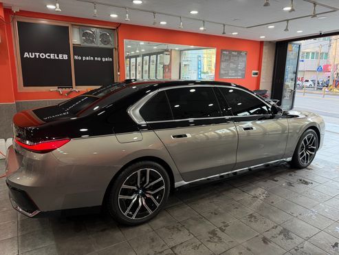 BMW 7-Series 740i xDrive M Sport — пробег 4 100 км — фото 3 из 5