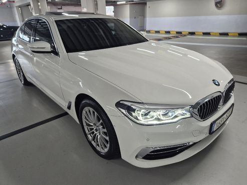 BMW 5-Series 520i Luxury — пробег 87 320 км — фото 1 из 5