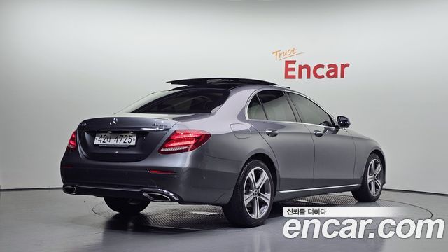 Mercedes-Benz E-Class из Кореи Encar