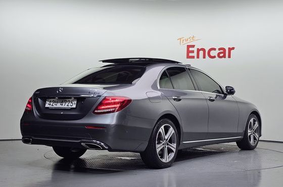 Mercedes-Benz E-Class E300 4MATIC Avnatgarde — пробег 144 568 км — фото 2 из 5