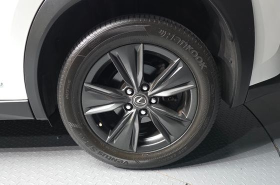 Lexus UX 2.0 2WD — пробег 81 610 км — фото 5 из 5