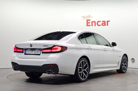 BMW 5-Series 530e M Sport — пробег 57 036 км — фото 2 из 5