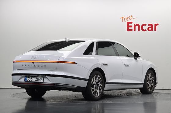 Hyundai Grandeur 2,5 Gasoline 2WD Premium — пробег 3 839 км — фото 2 из 5