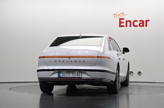 Hyundai Grandeur 2,5 Gasoline 2WD Premium — пробег 3 839 км — фото 4 из 5