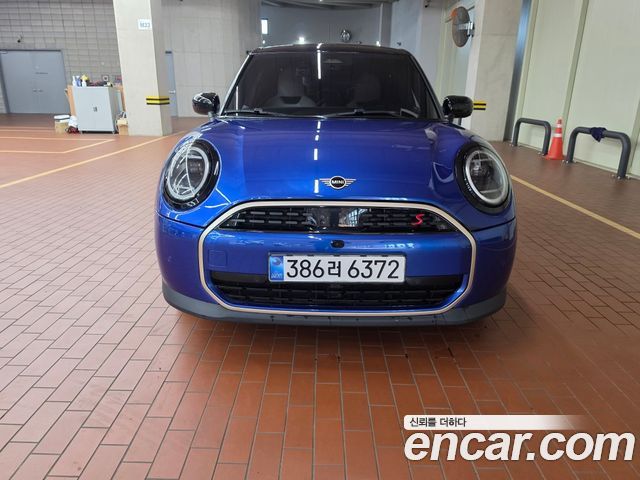 Mini Cooper 5 Door Favoured — пробег 10 139 км — фото 1 из 5