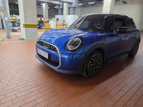 Mini Cooper 5 Door Favoured — пробег 10 139 км — фото 2 из 5