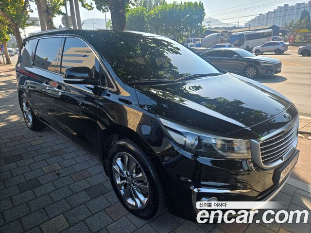 Kia Carnival 9-seater Prestige — пробег 193 390 км — фото 1 из 5