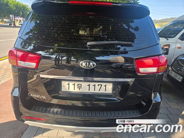 Kia Carnival 9-seater Prestige — пробег 193 390 км — фото 4 из 5