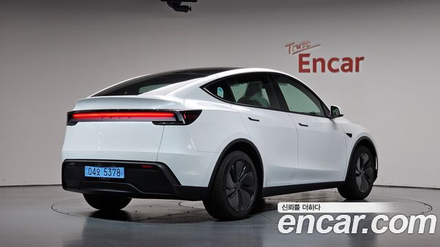 Tesla Model Y Premium RWD — пробег 11 км — фото 2 из 5