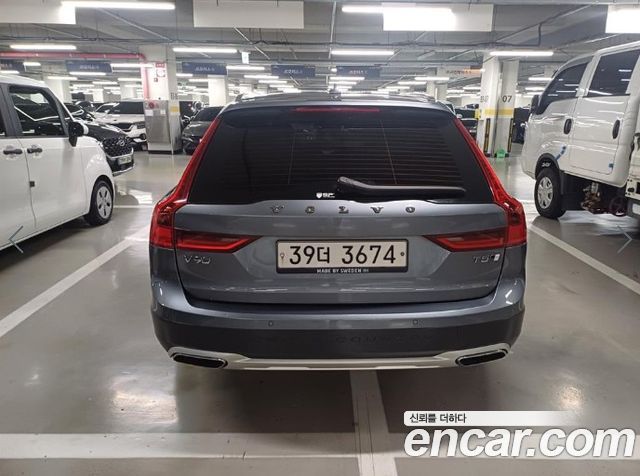 Volvo V90 T5 Pro AWD — пробег 272 809 км — фото 4 из 5