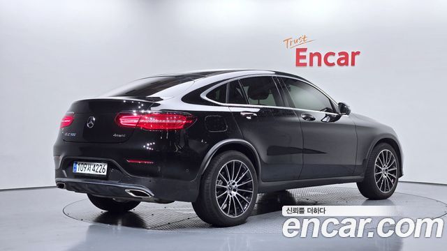 Mercedes-Benz GLC-Class GLC300 4MATIC AMG Line Coupe — пробег 67 166 км — фото 2 из 5