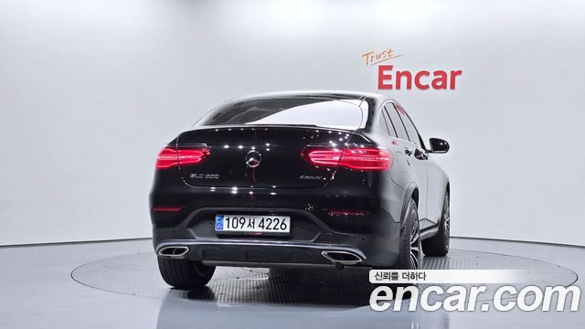 Mercedes-Benz GLC-Class GLC300 4MATIC AMG Line Coupe — пробег 67 166 км — фото 4 из 5