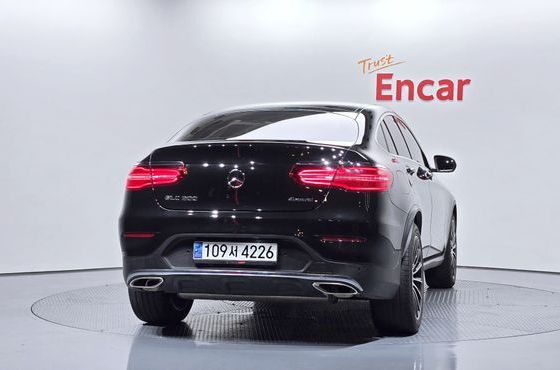 Mercedes-Benz GLC-Class GLC300 4MATIC AMG Line Coupe — пробег 67 166 км — фото 4 из 5