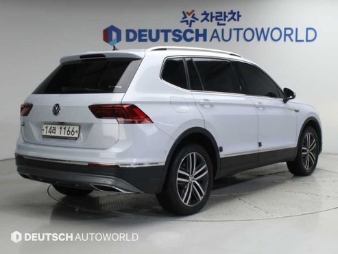 Volkswagen Tiguan 2.0 TDI Prestige — пробег 107 612 км — фото 2 из 5