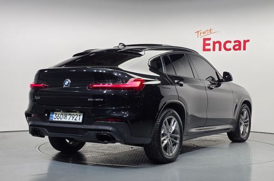 BMW X4 xDrive20d M Sport — пробег 66 352 км — фото 2 из 5