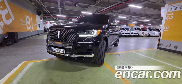 Lincoln Navigator 3.5L Black Label — пробег 66 751 км — фото 1 из 5