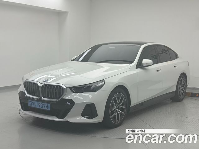 BMW i5 xDrive 40 M Sport — пробег 4 887 км — фото 1 из 5